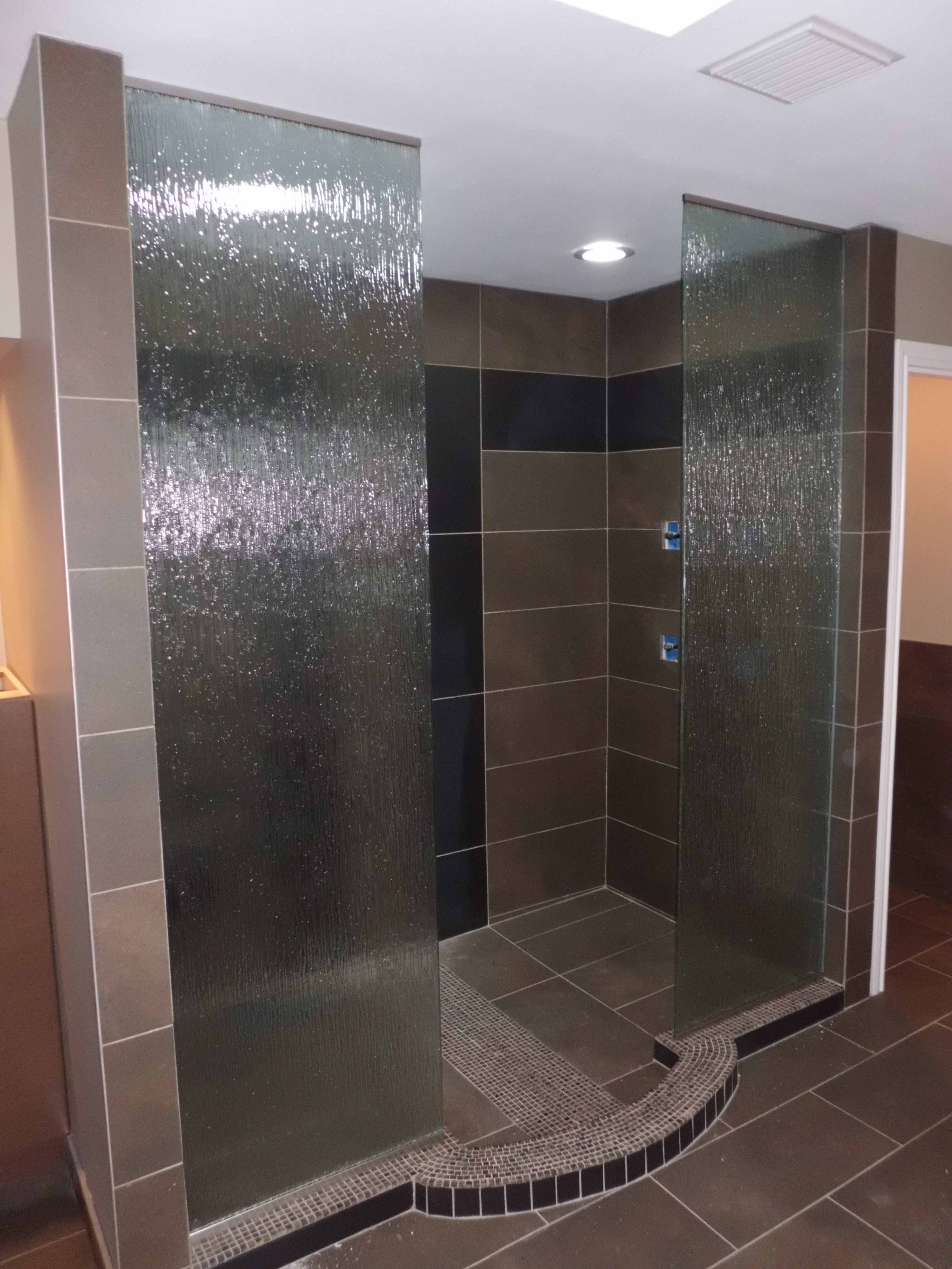 Light Glass Shower Doors - Lightweight Glass Shower Door Replacement -  Kansas City - Precision Glas… - Bathroom shower doors, Framed shower door, Glass  shower doors